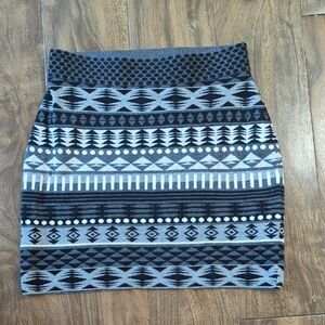 Krimson Klover Jelena Geometric Gray and Black Skirt
